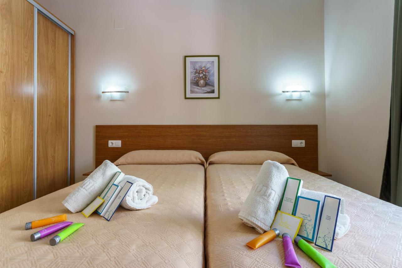 Hostal Costabella Powered By Faro Homes Fuengirola Εξωτερικό φωτογραφία