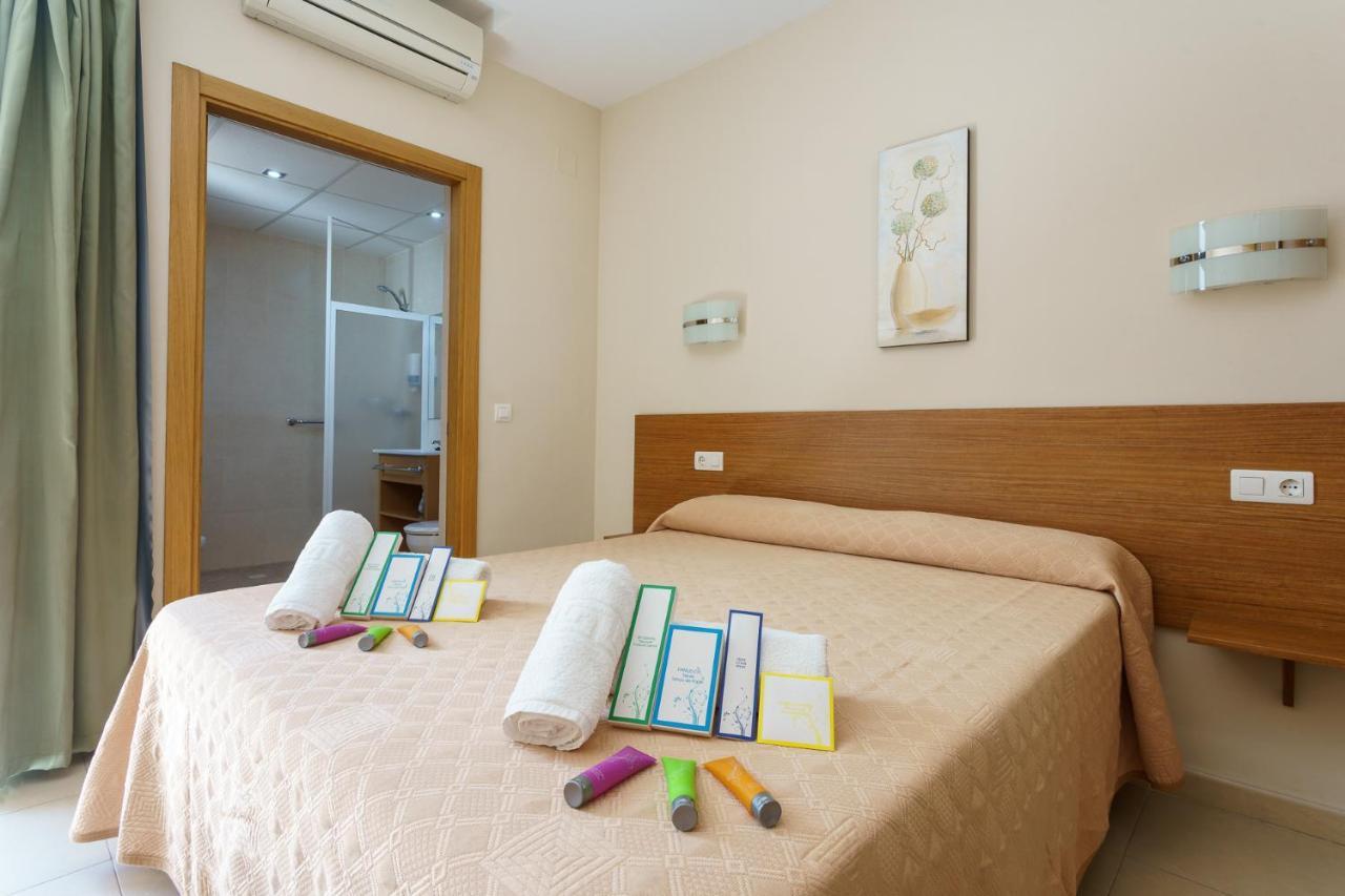 Hostal Costabella Powered By Faro Homes Fuengirola Εξωτερικό φωτογραφία