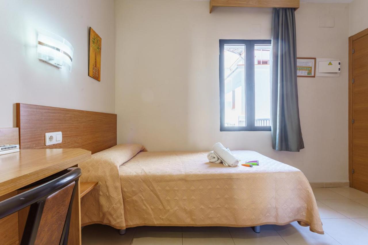 Hostal Costabella Powered By Faro Homes Fuengirola Εξωτερικό φωτογραφία
