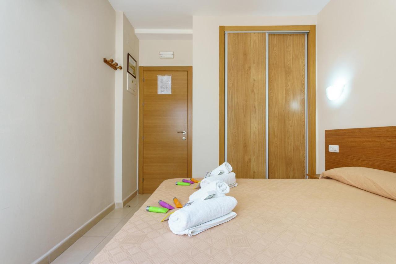 Hostal Costabella Powered By Faro Homes Fuengirola Εξωτερικό φωτογραφία