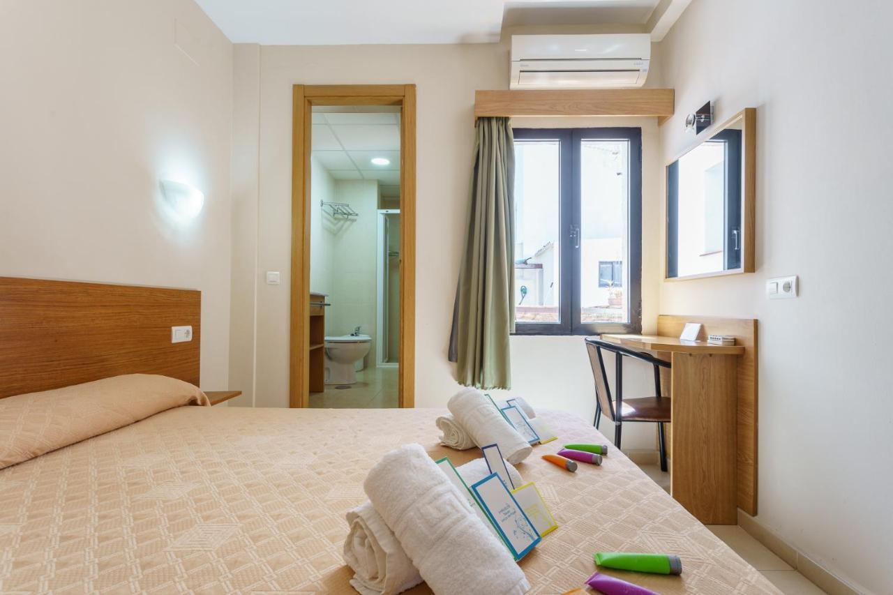 Hostal Costabella Powered By Faro Homes Fuengirola Εξωτερικό φωτογραφία
