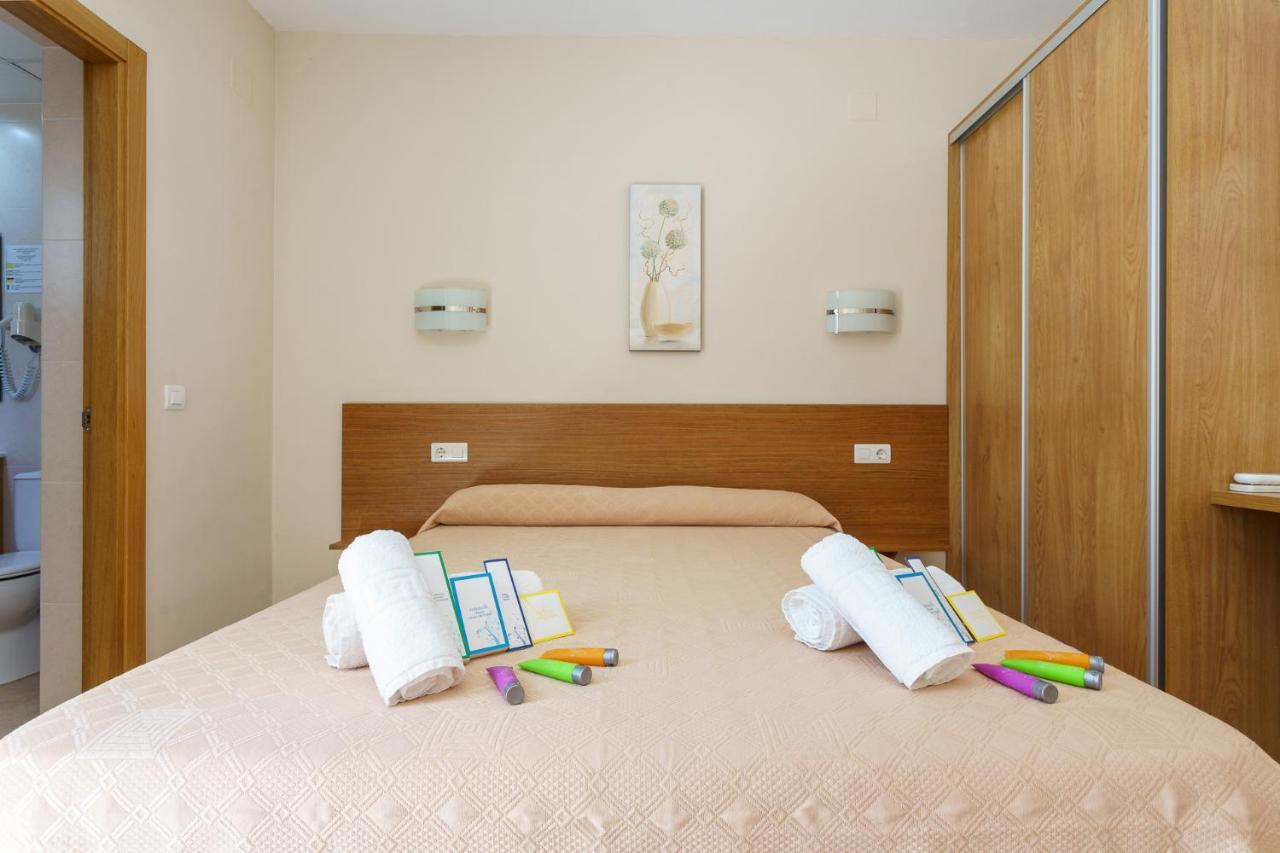 Hostal Costabella Powered By Faro Homes Fuengirola Εξωτερικό φωτογραφία