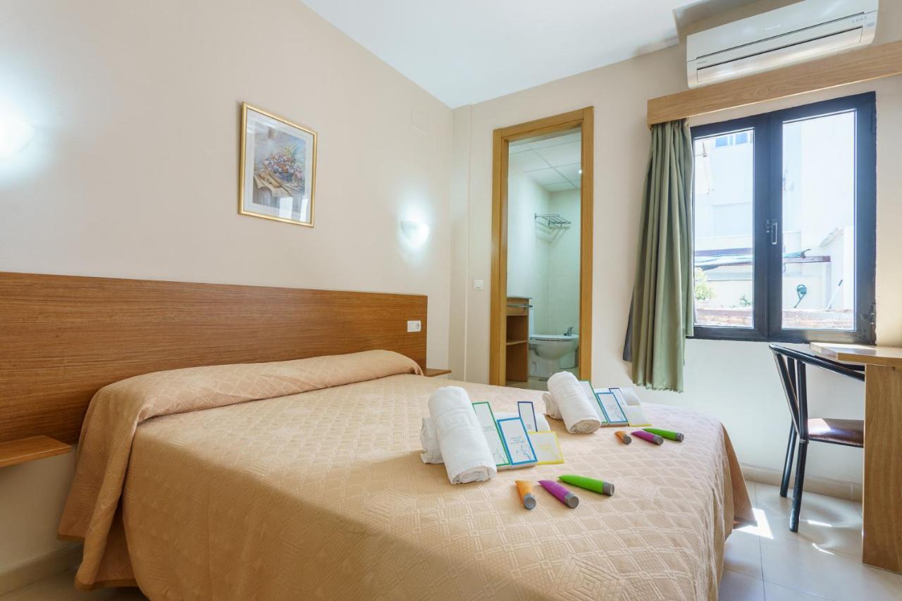 Hostal Costabella Powered By Faro Homes Fuengirola Εξωτερικό φωτογραφία
